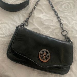 Small Tory Burch crossbody in good used condition.
